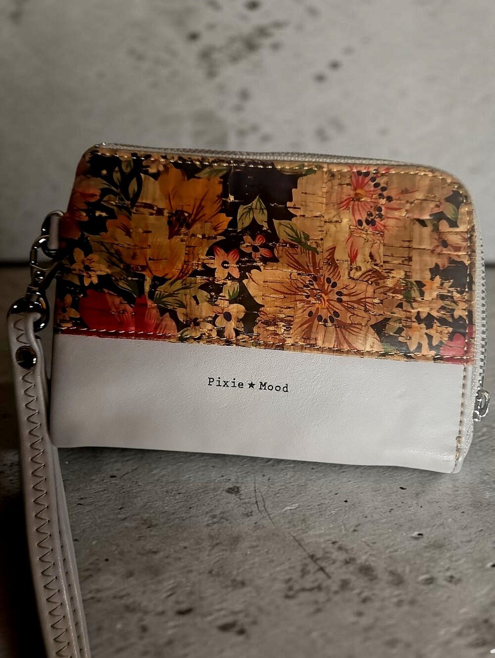 NWOT Vtg Pixie Mood Floral Cork Wristlet Wallet Vegan Leather Zip Around Clutch